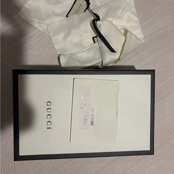 Gucci Cream White Shoes and Satin Dust Bag - Picture 10 of 10